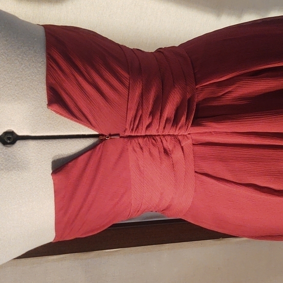 David's Bridal Short Crinkle Chiffon Dress with Front Cascade Wine Dress Sz 4 - Picture 6 of 10